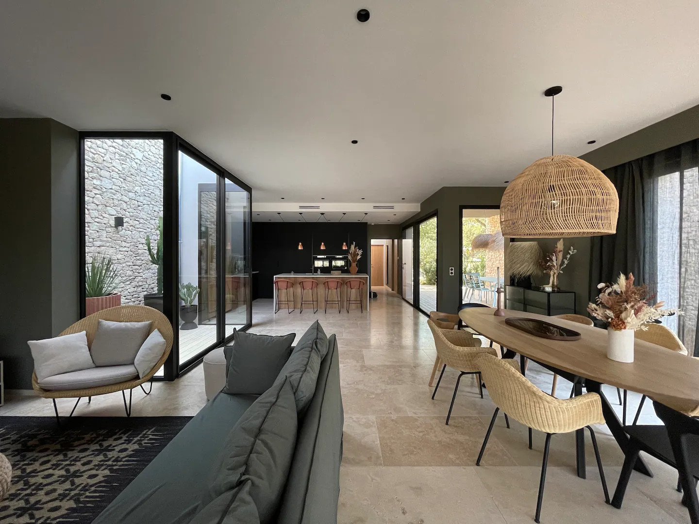 salon et cuisine ouverte maison architecte Villa Contemporelle
