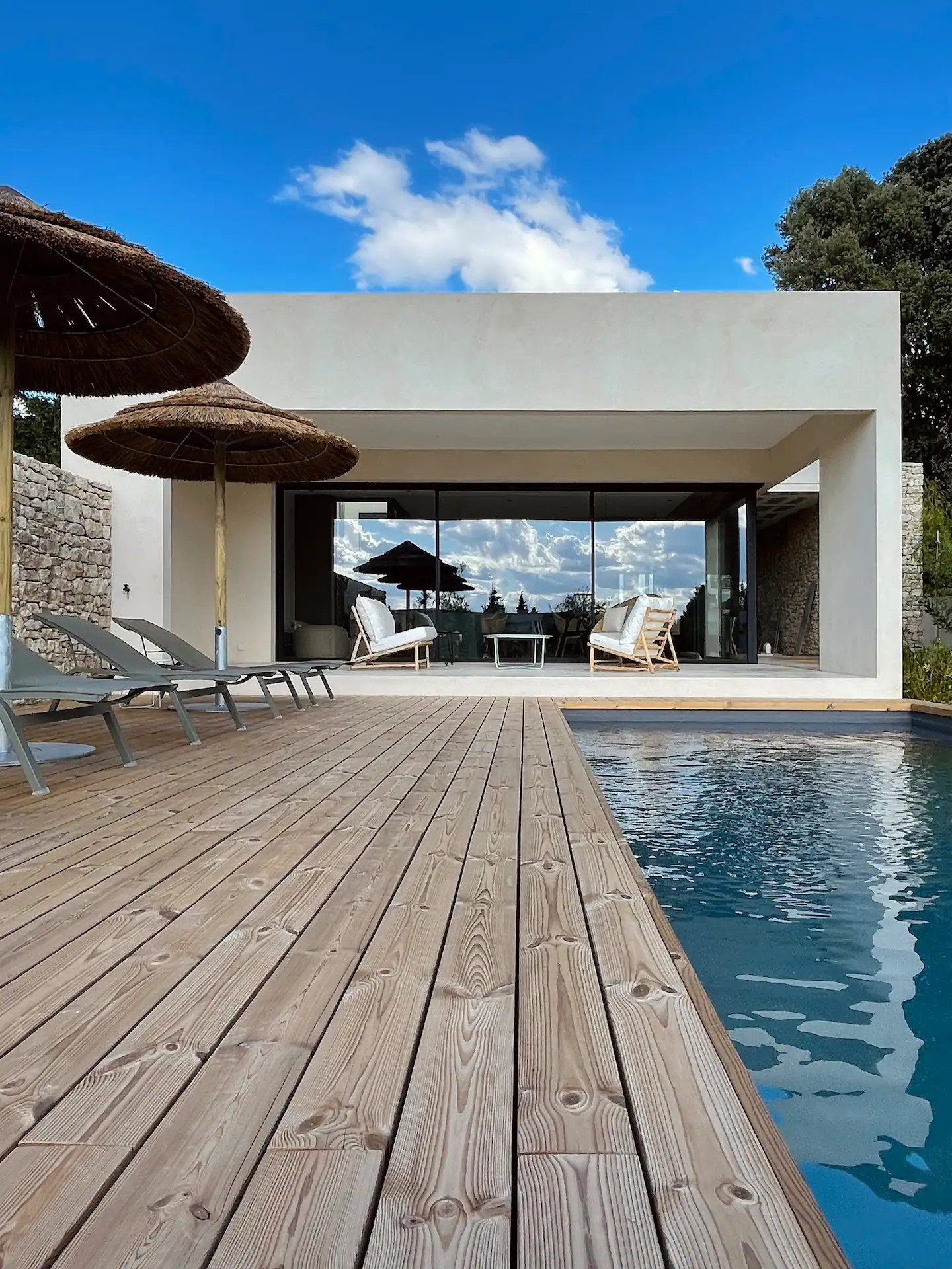 terrasse et piscine maison architecte Villa Contemporelle