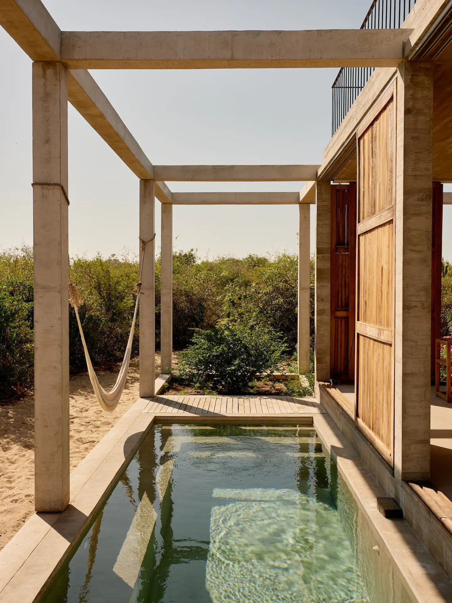 une-maison-contemporaine-en-b-ton-au-mexique-casa-cosmos