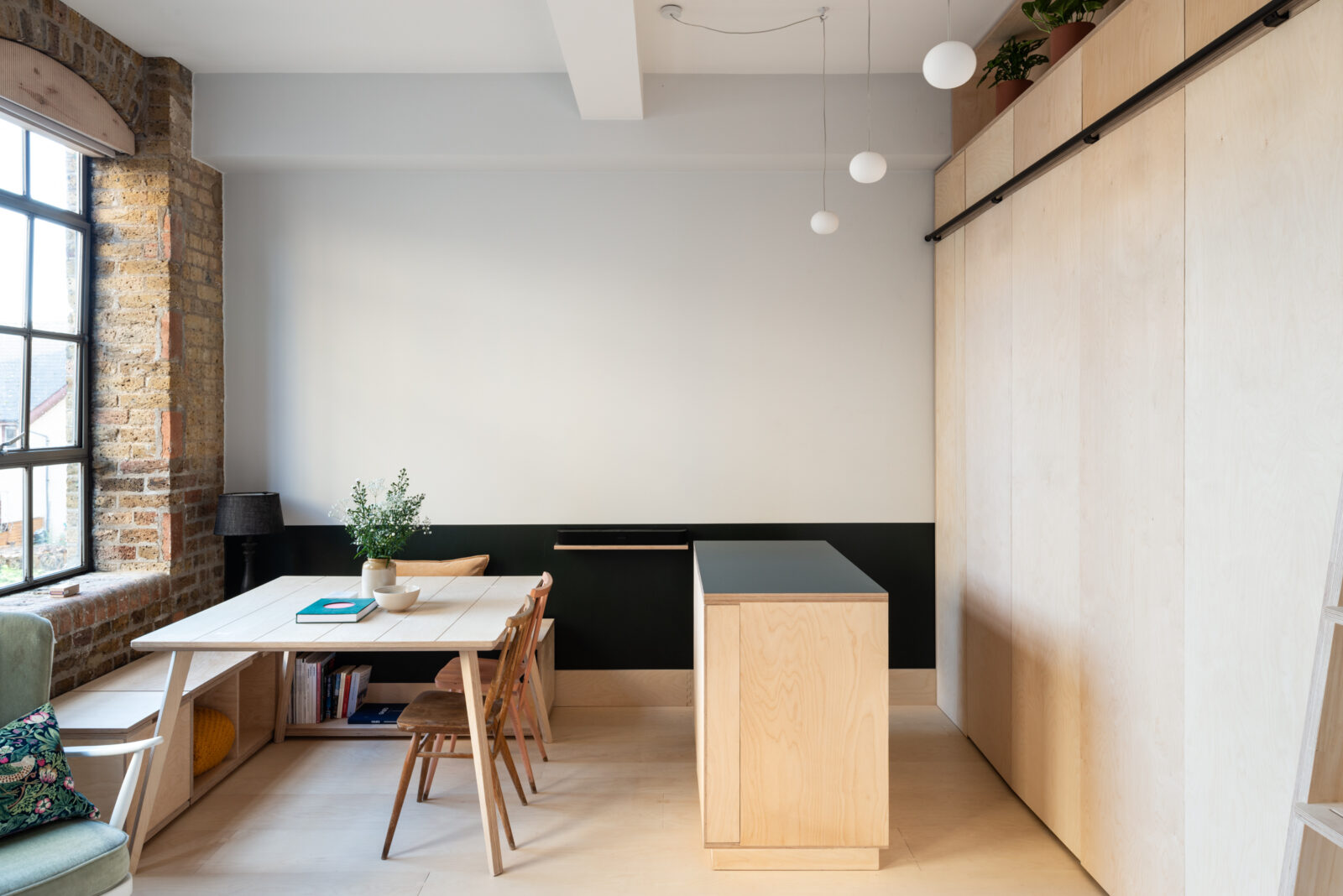 salle à manger design bois clair
