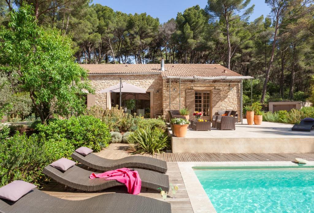 house with pool Provence