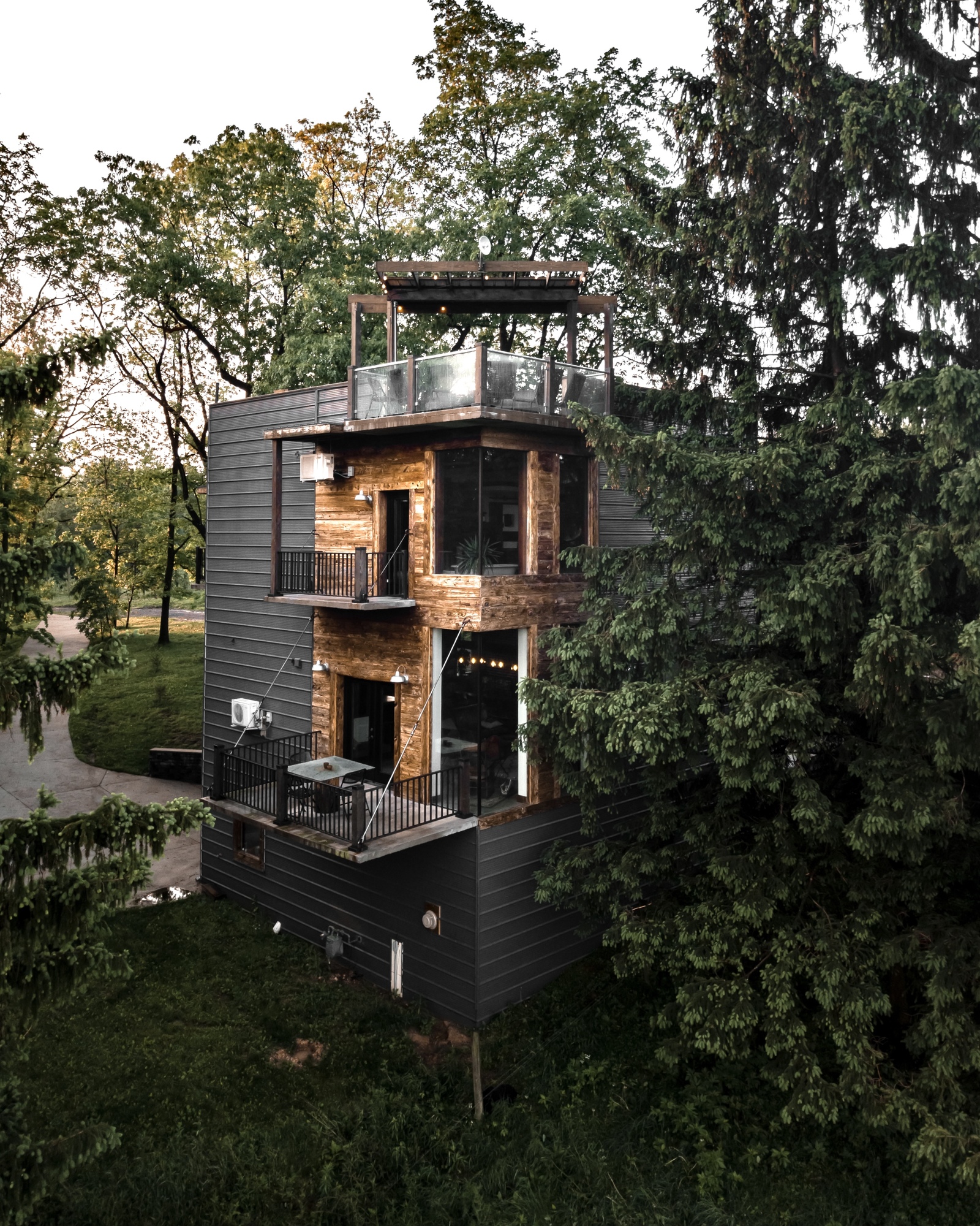 maison cubique en bois