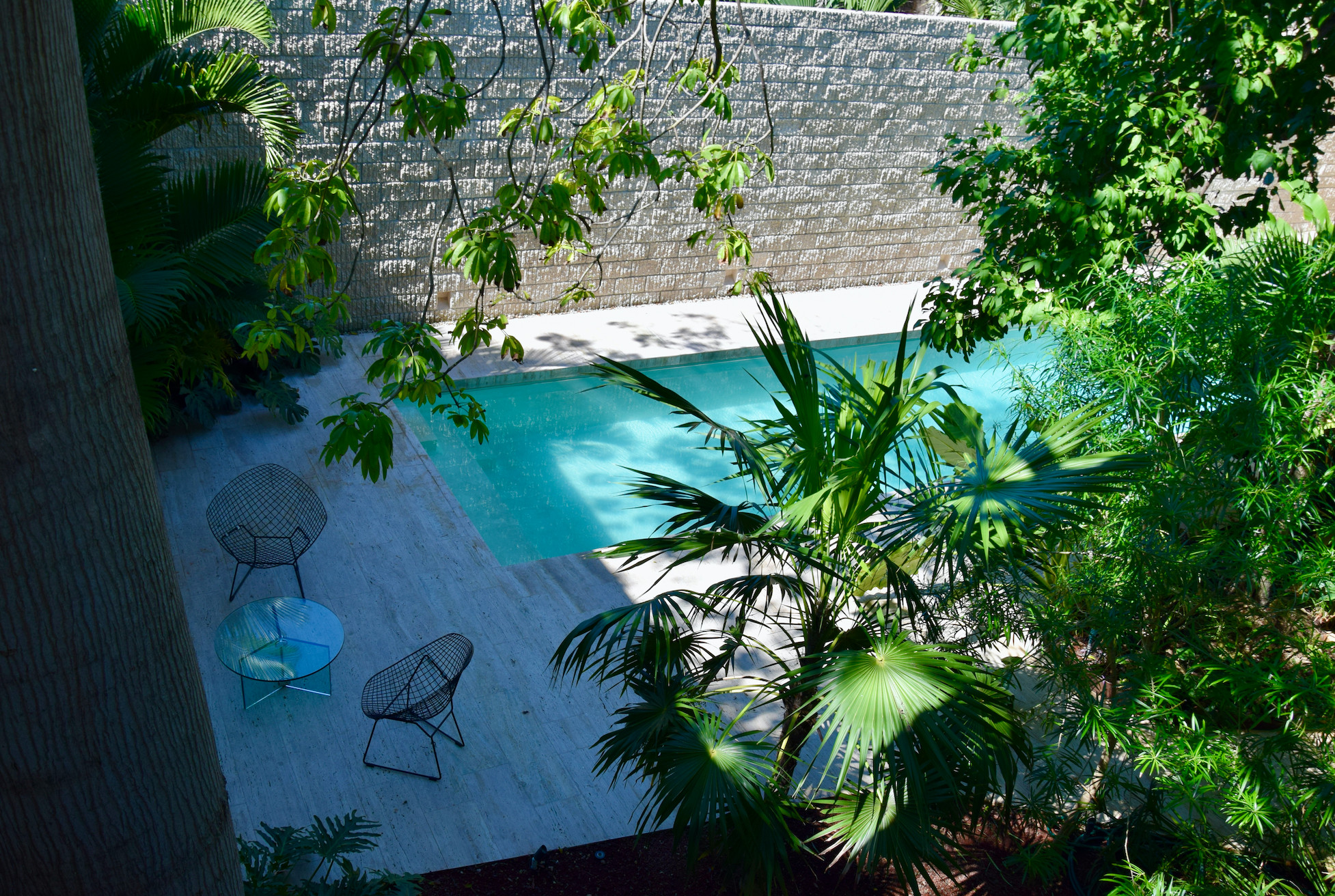 terrasse pierre avec piscine