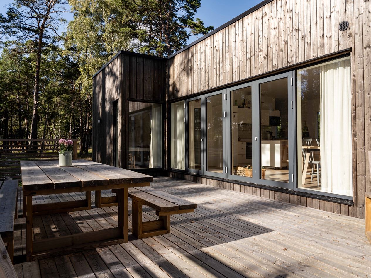 Une maison en bois de 84m2 aux lignes contemporaines en Suède