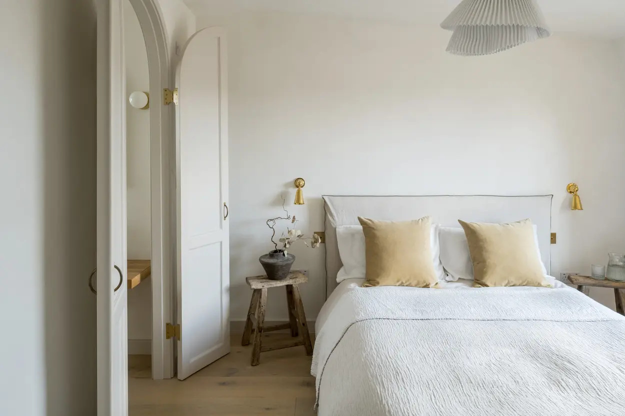 minimalist bedroom rustic chic decoration