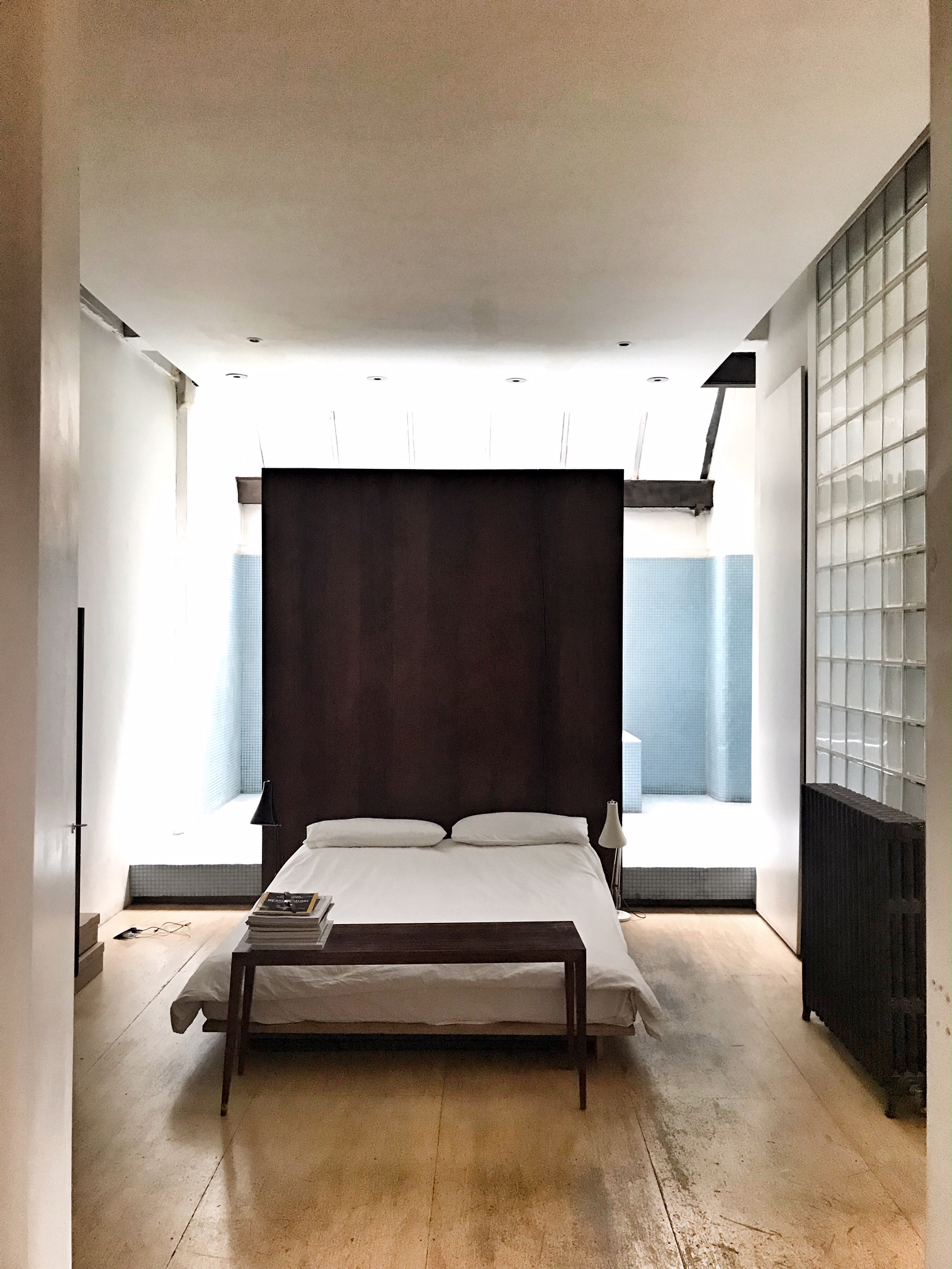 chambre minimaliste loft