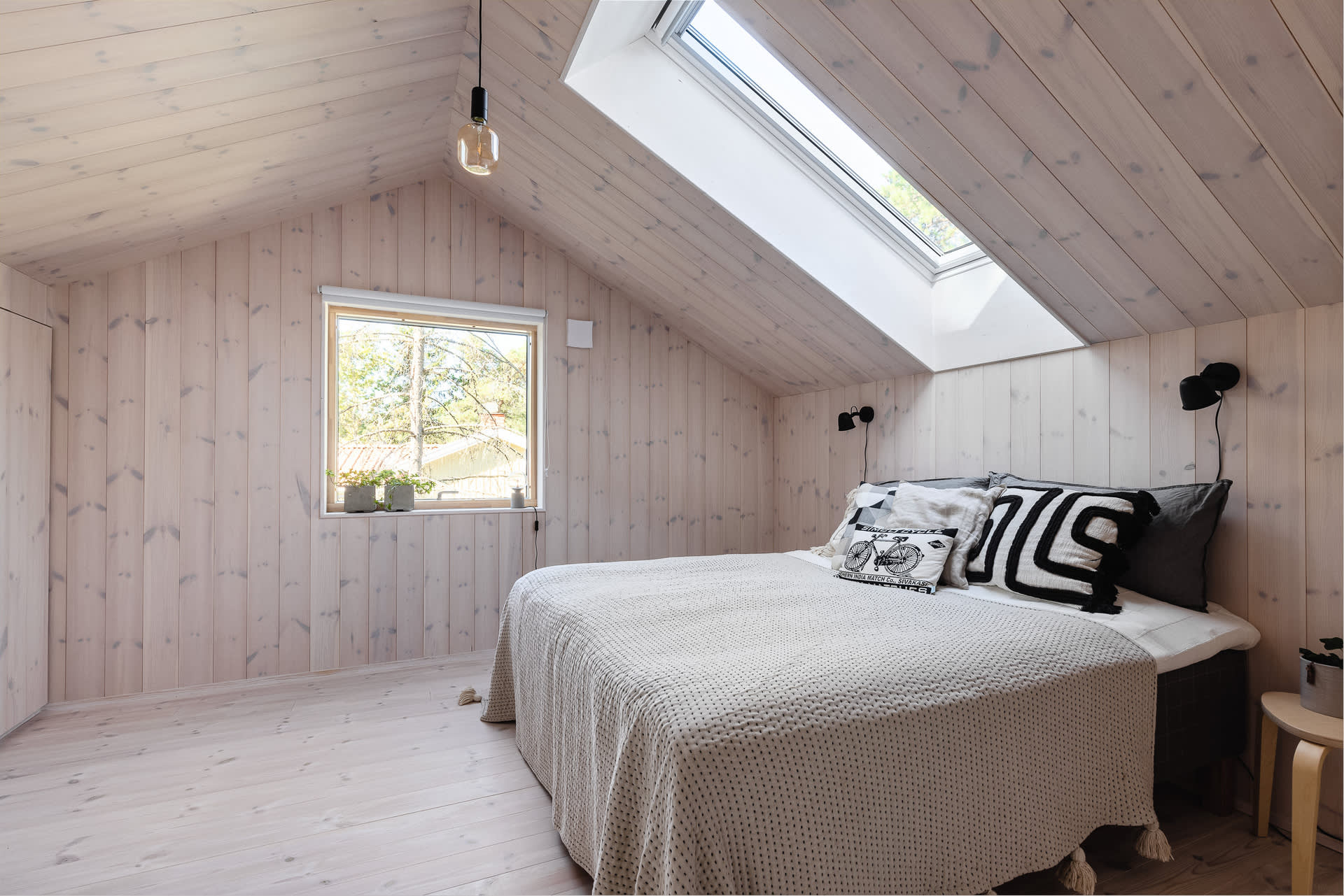 bedroom in the attic minimalist decoration