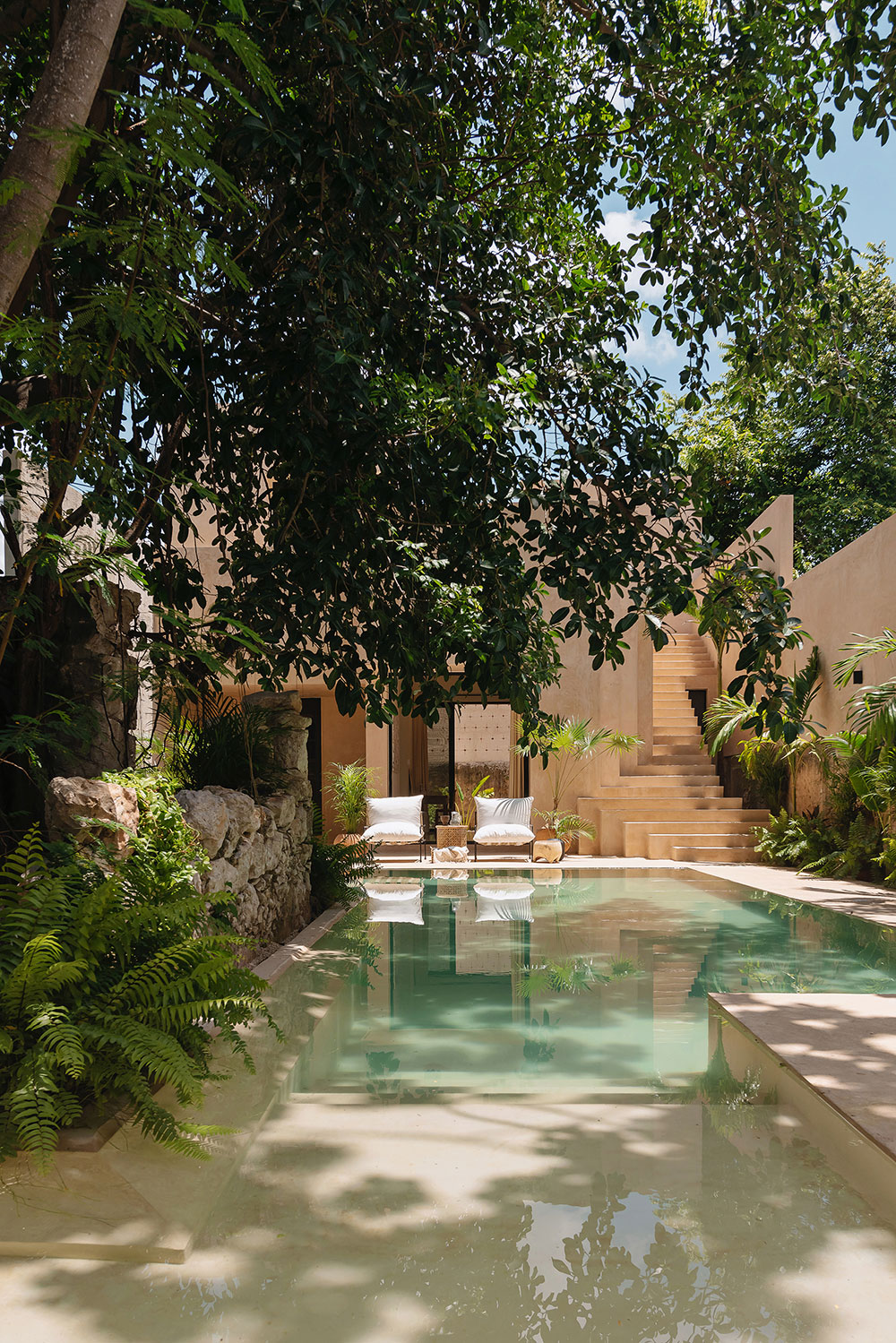 jardin avec piscine maison ancienne rénovée Mexique
