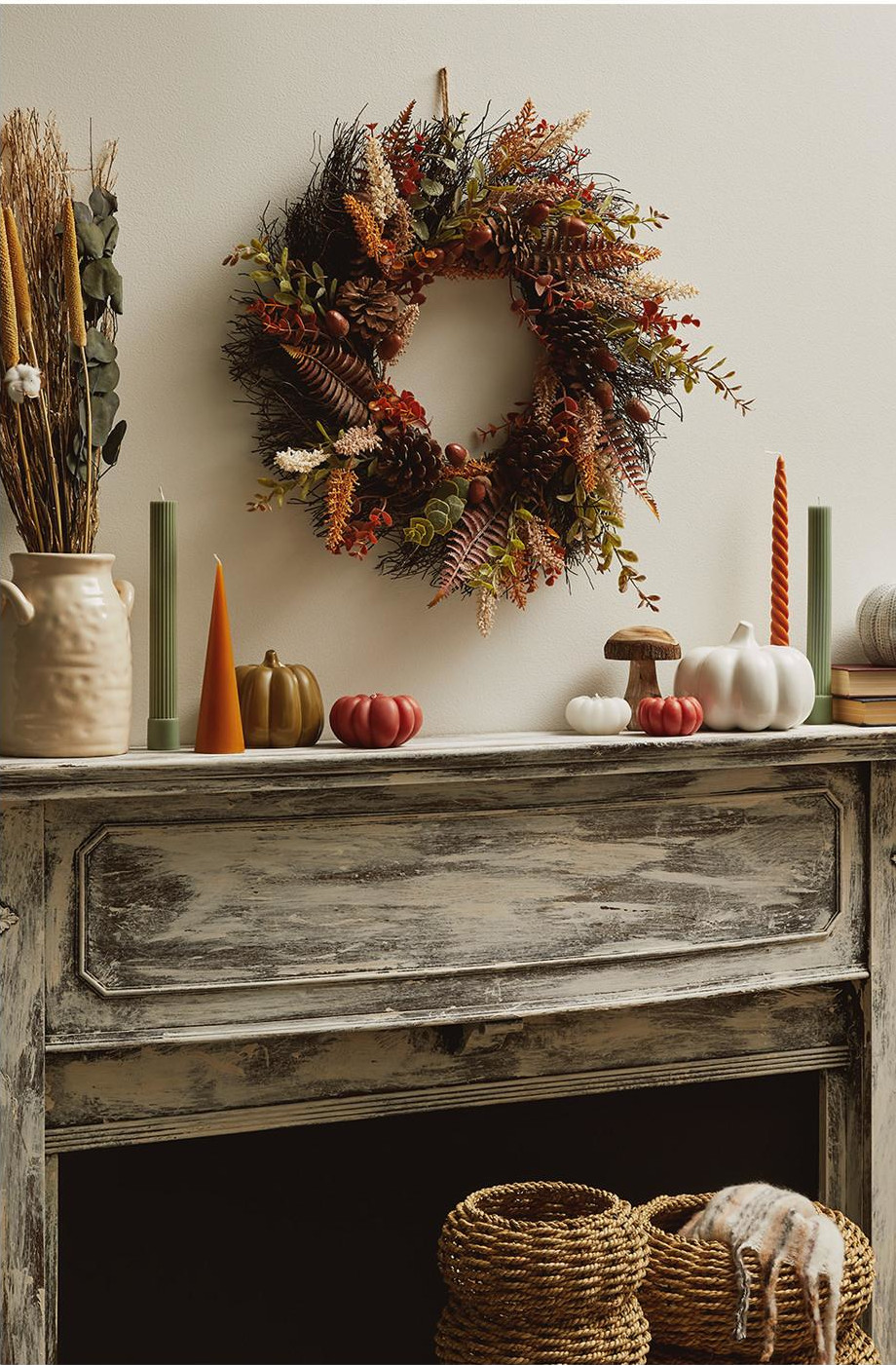 Primark Home New arrivals Autumn wreath for the living room Dried plants