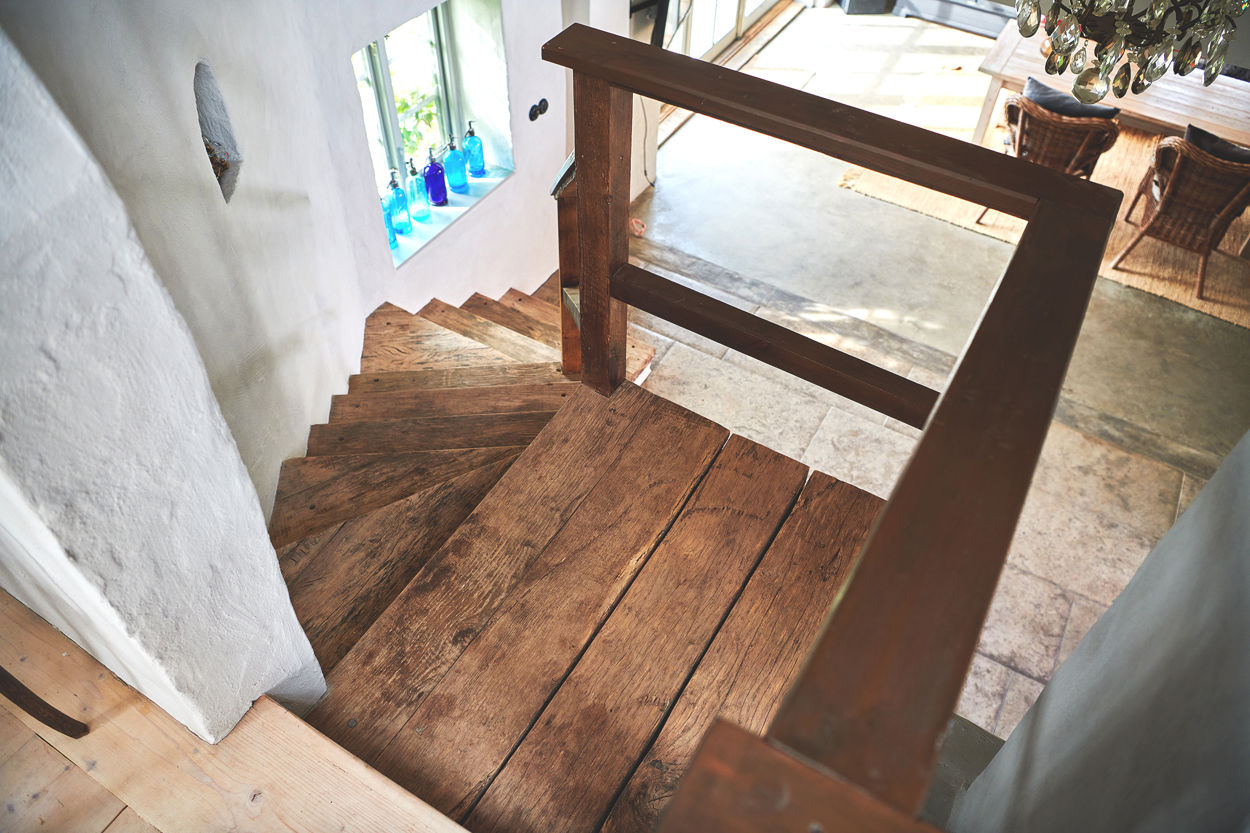 vieil escalier en bois 