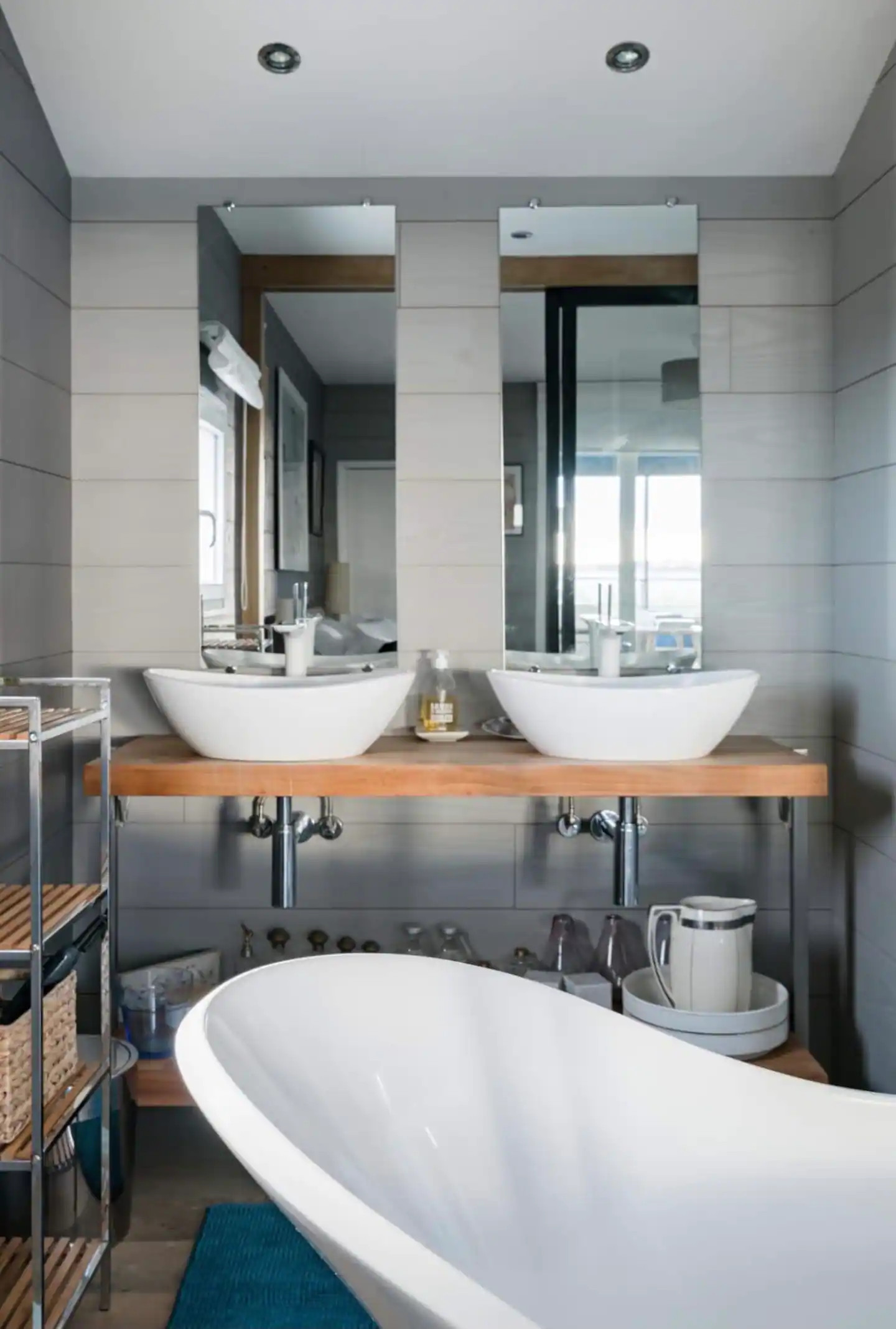 salle de bain grise décoration contemporaine
