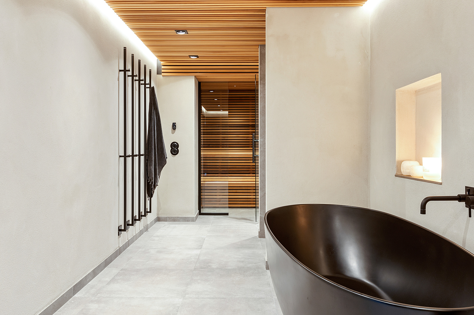 salle de bain design avec sauna