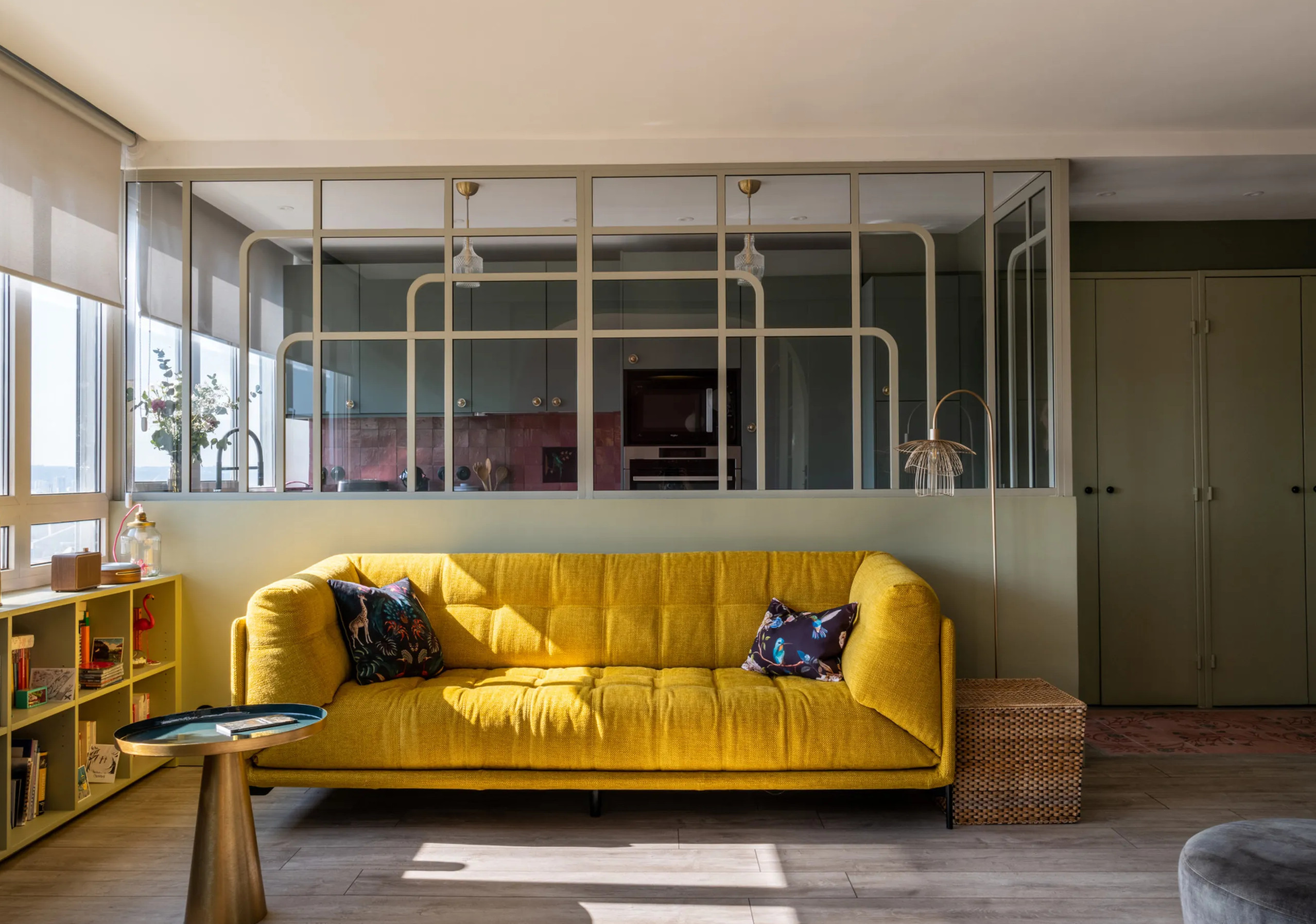 salon canapé jaune décoration design