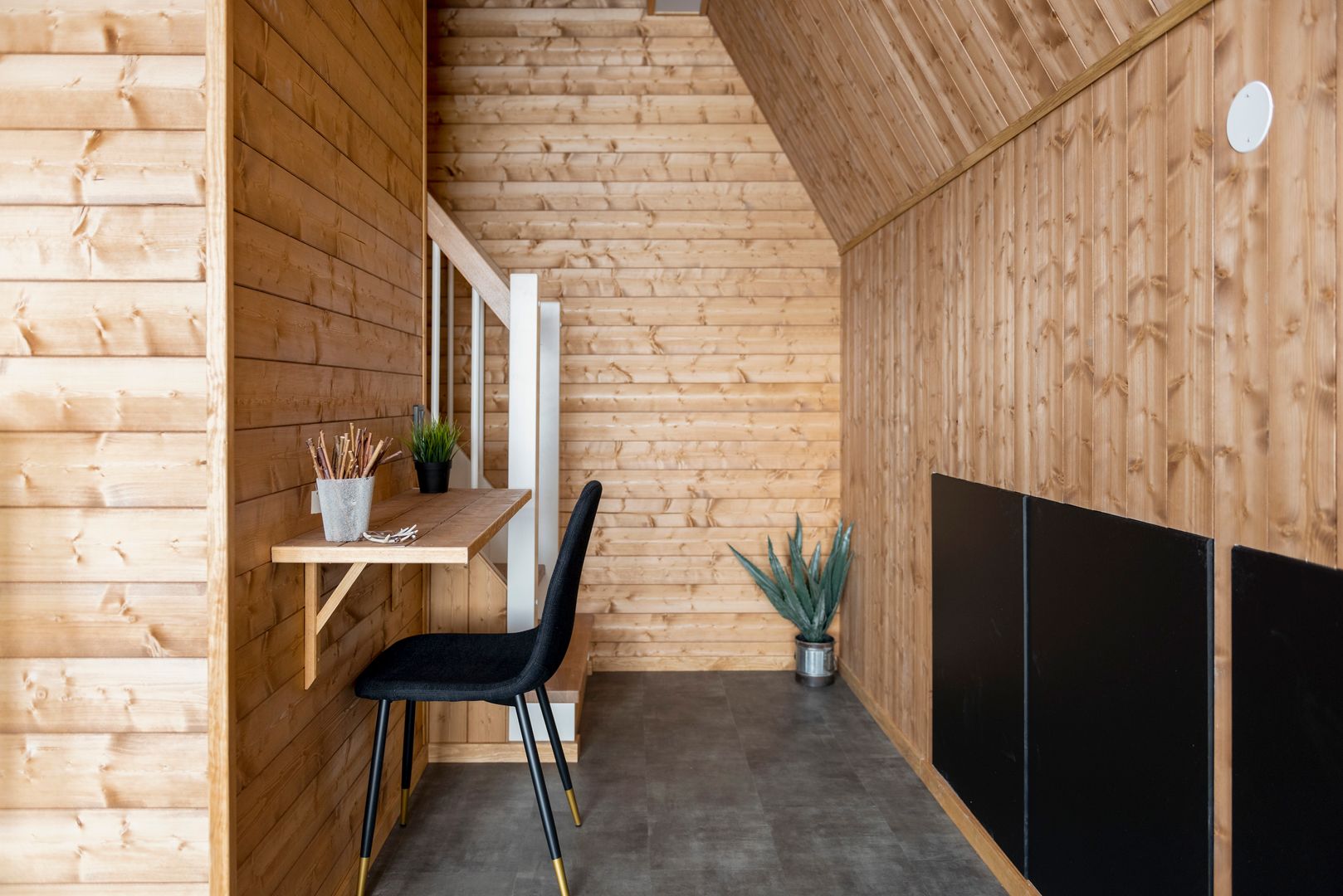 espace bureau maison en bois