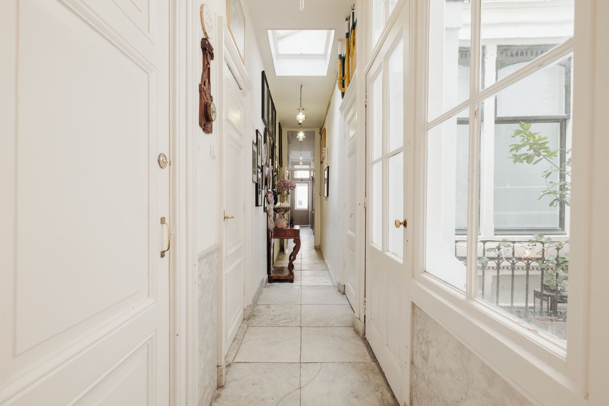 couloir avec sol marbre décoration vintage