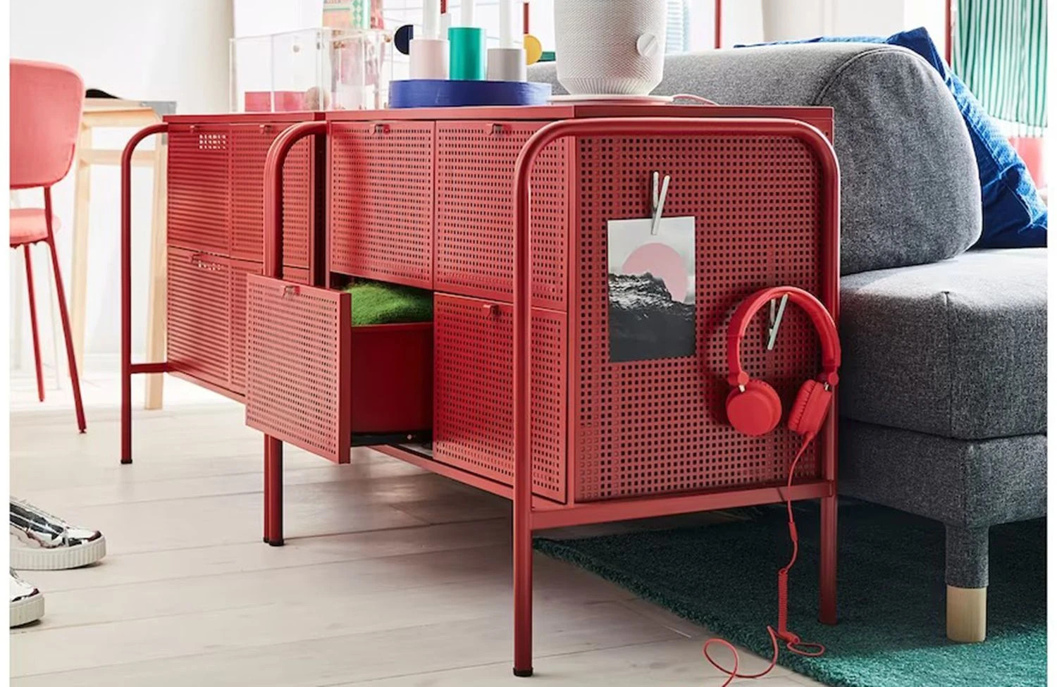 commode rouge métal IKEA 2023