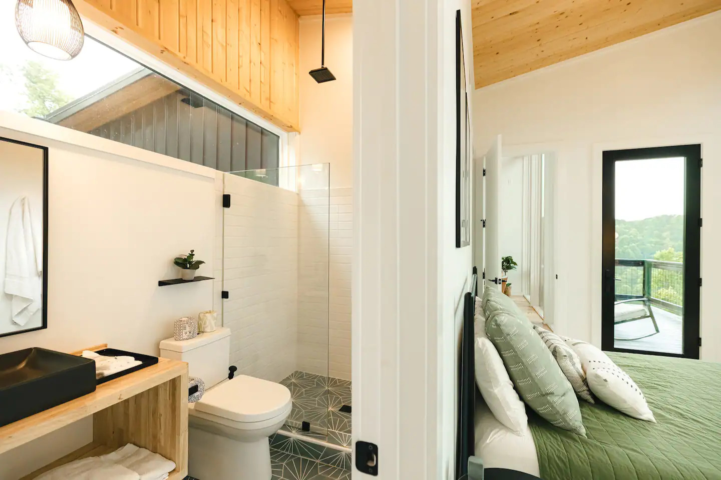 chambre avec salle de bain carrelage dandelion vert