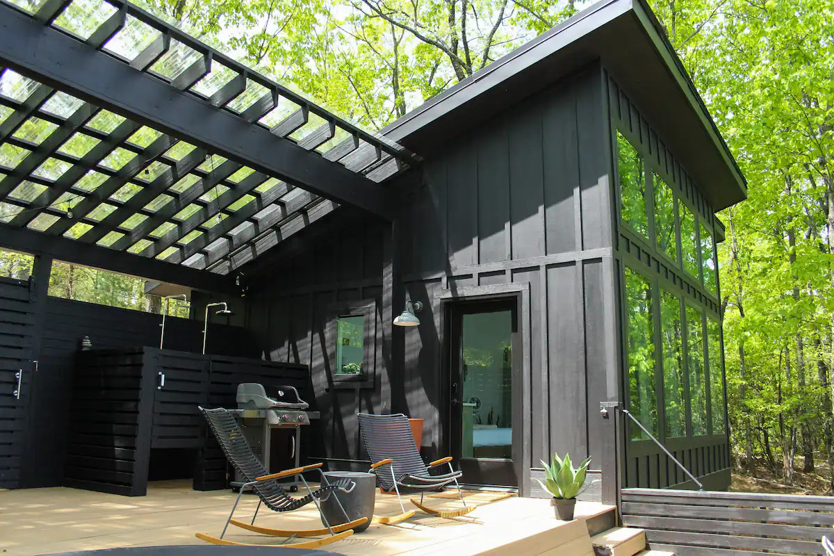 petite maison loft bois noir
