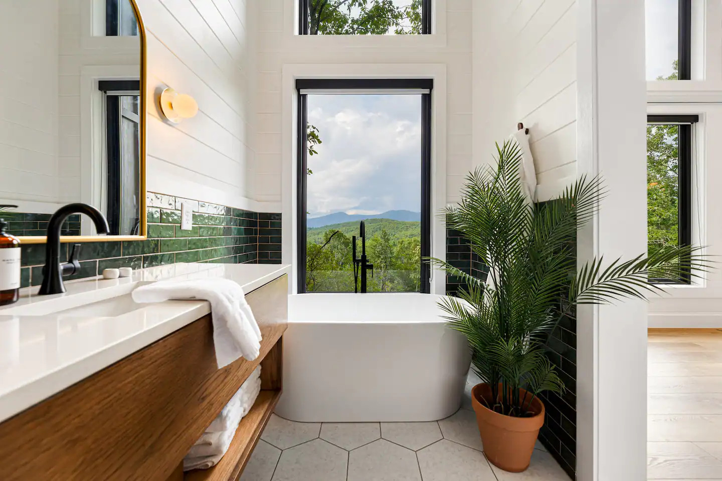 salle de bain design carrelage vert