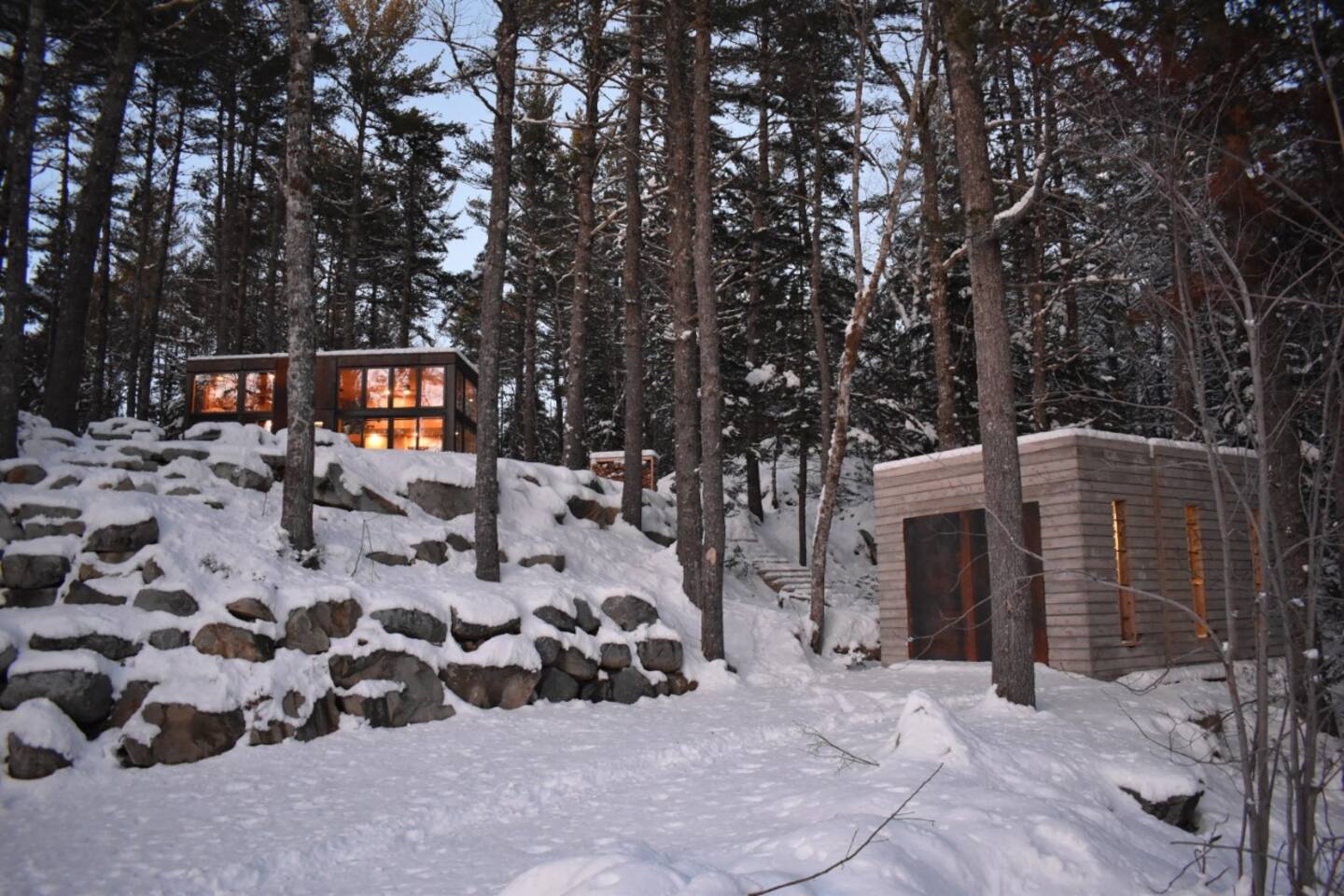 mini maison préfabriquée 40m2 acier et bois
