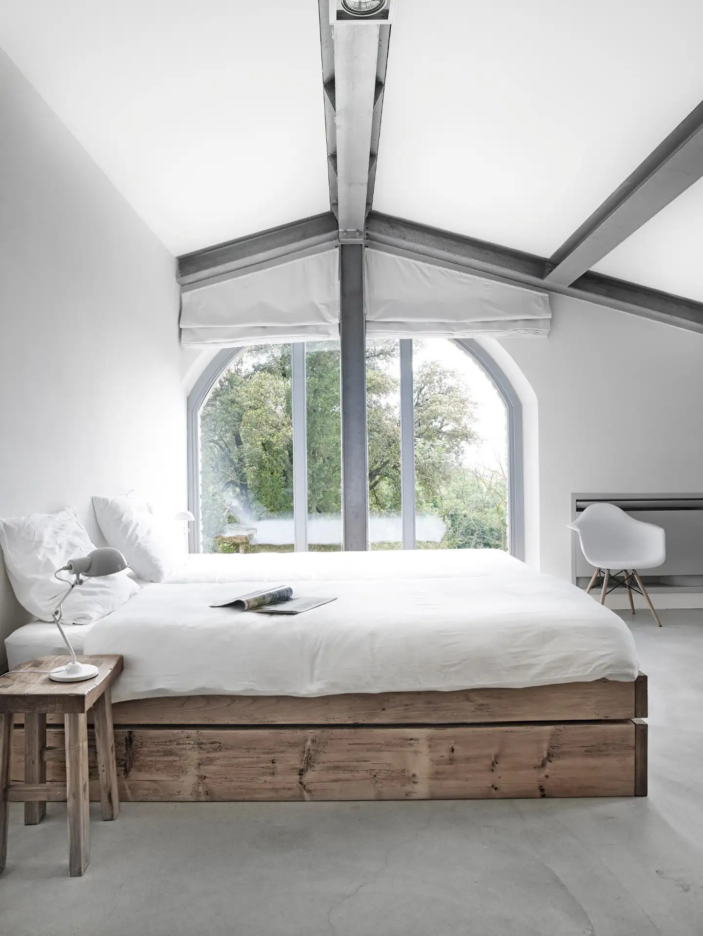 chambre minimaliste bois Villa Vergelle