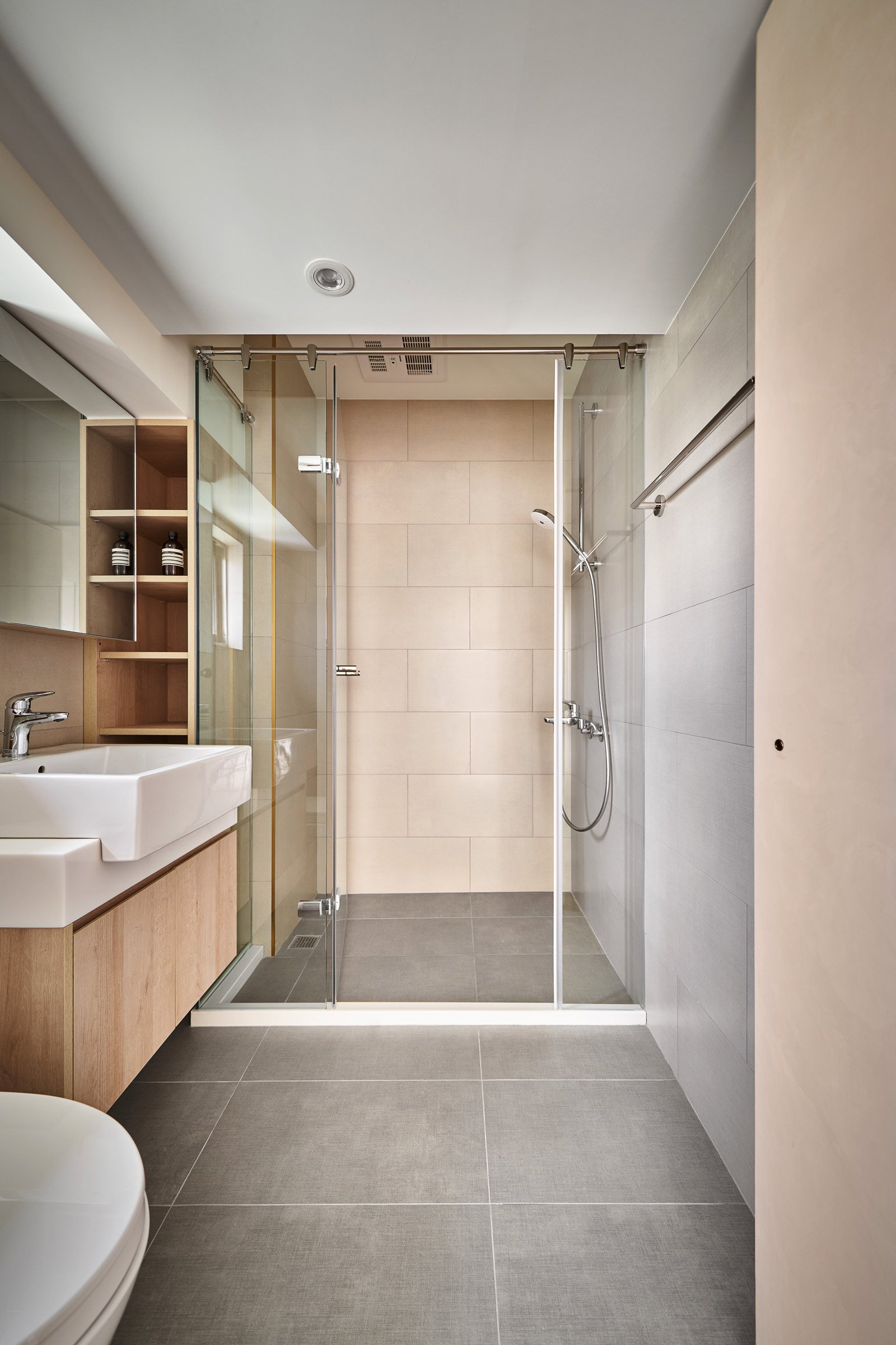 salle de bain bois clair décoration design