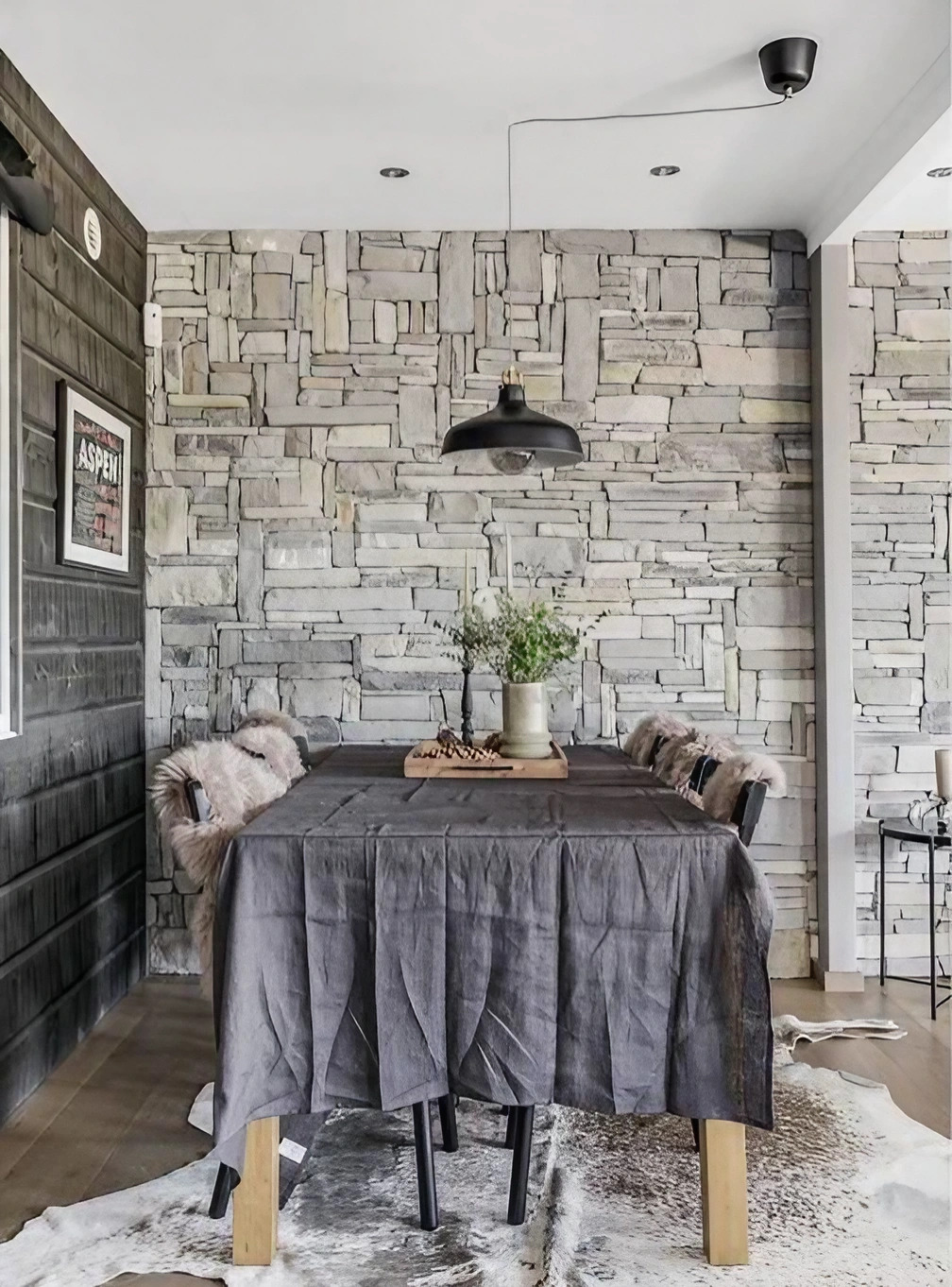 salle à manger mur pierres grises