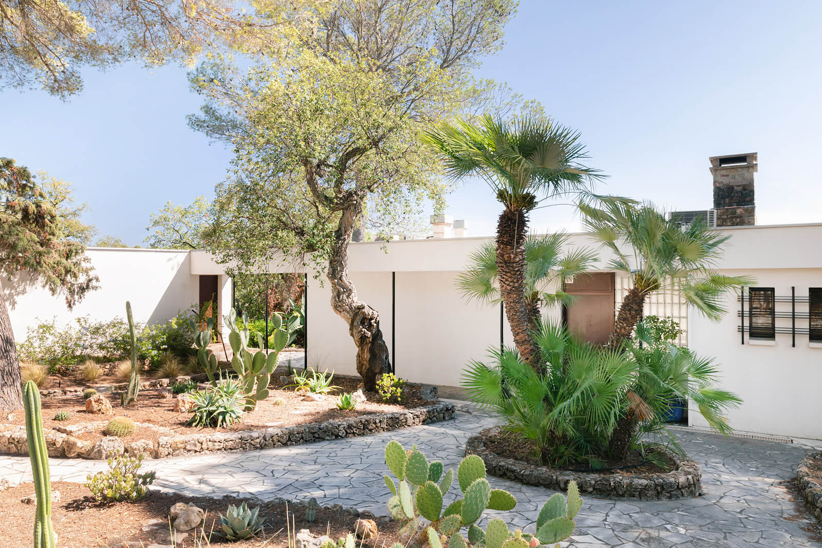 maison en style Palm Springs en Provence