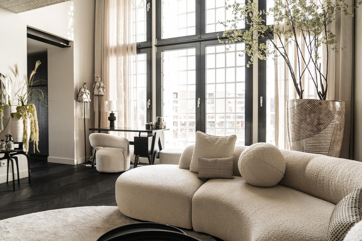 Un appartement sur trois niveaux de 157m2 au style Art Déco à Rotterdam