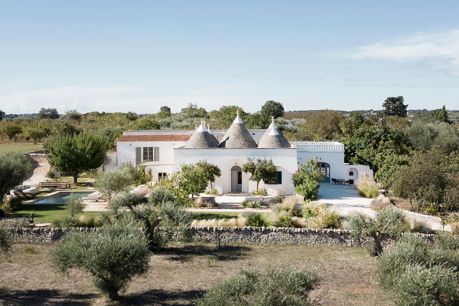 Une maison authentique dans les Pouilles dans un paysage méditerranéen