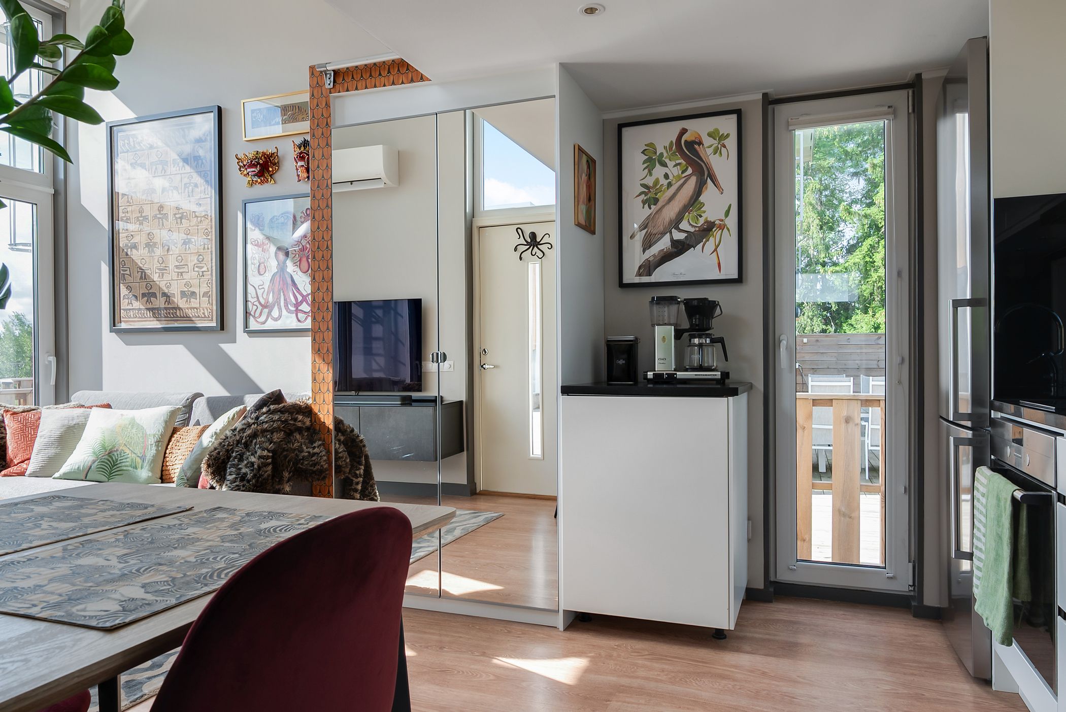 Une mini maison de 39m2 avec une grande terrasse intime (avec plan)