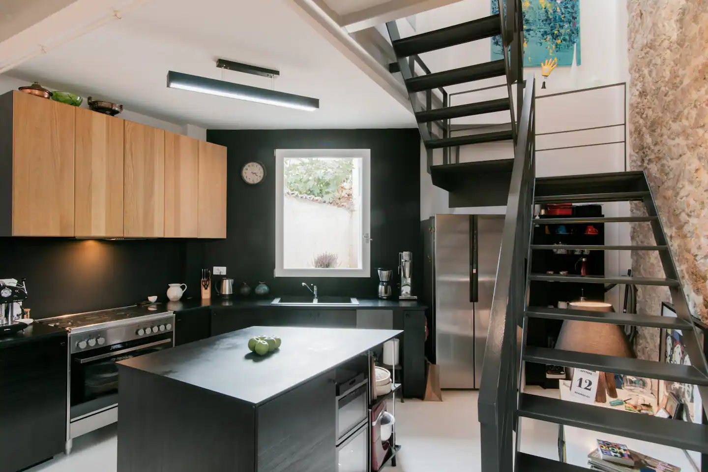 cuisine design noire appartement en duplex