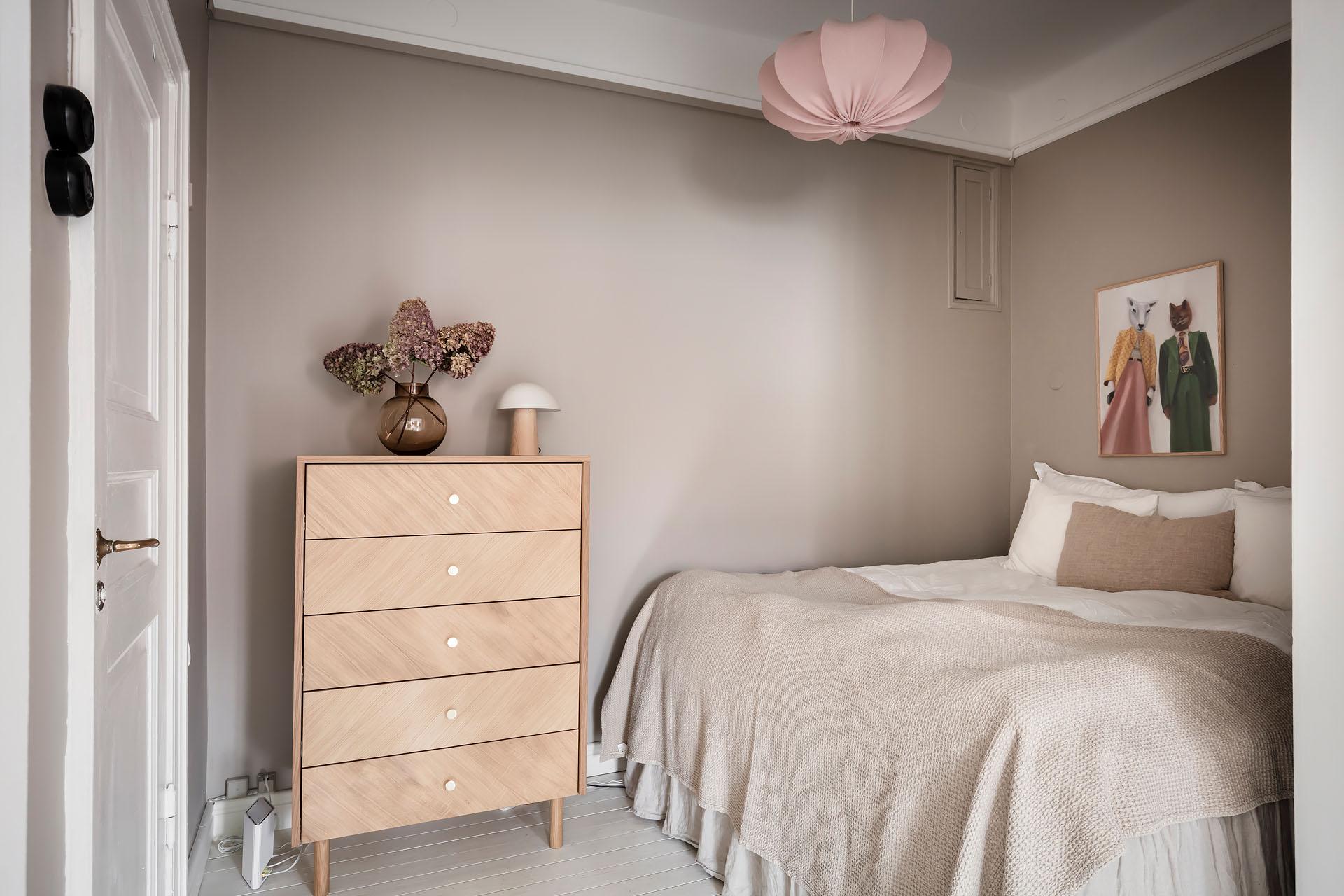 chambre mur taupe