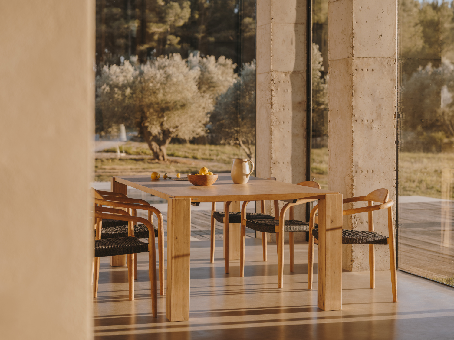 salle à manger décoration méditerranéenne et contemporaine Kave Home
