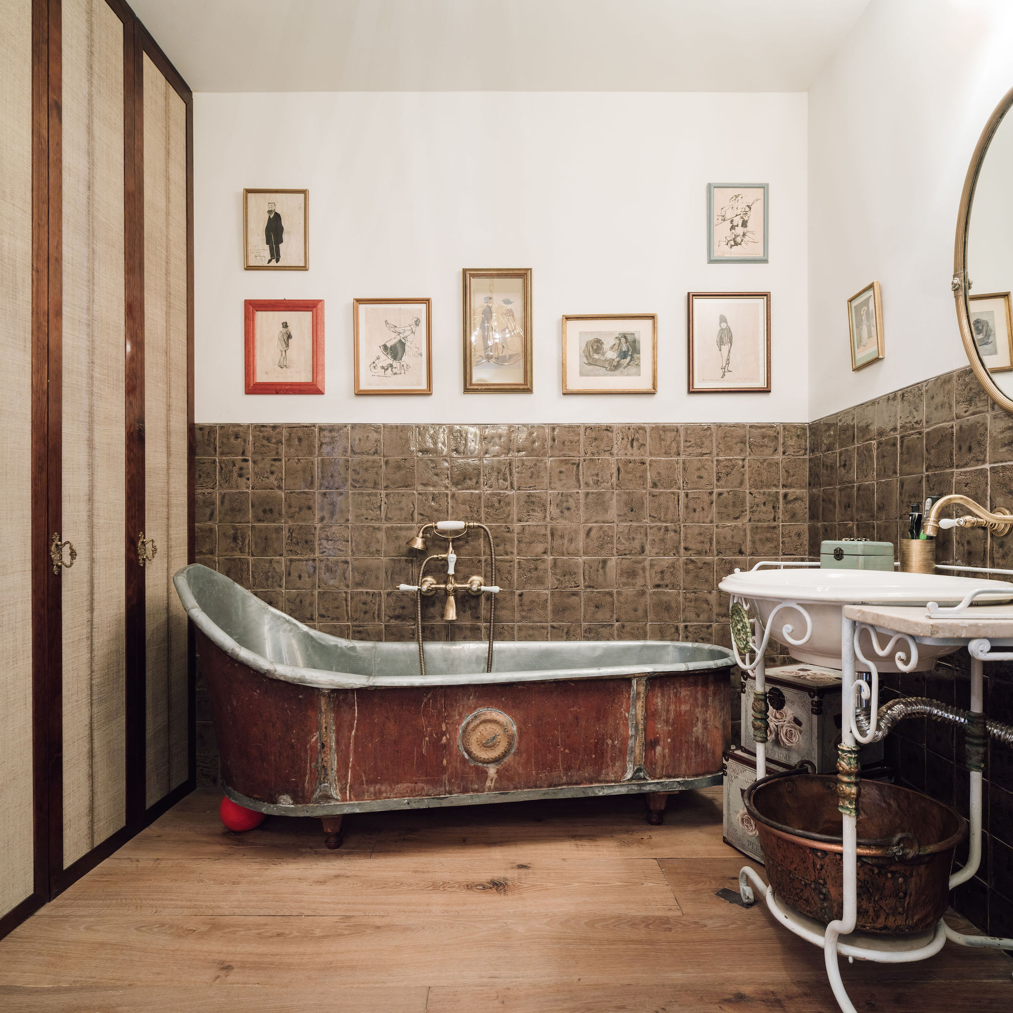 salle de bain baignoire en zinc décoration vintage