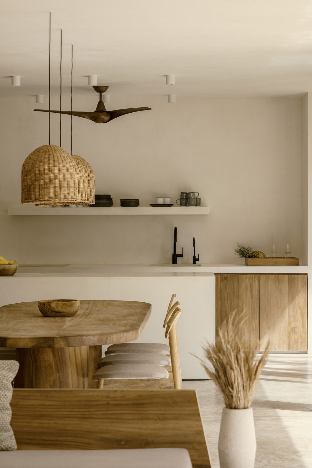 salle à manger et cuisine décoration naturelle bois et béton