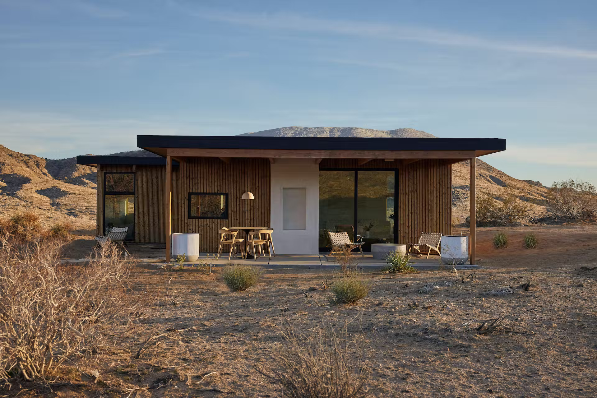Une maison contemporaine en bois de 75m2 seulement conçue pour le désert
