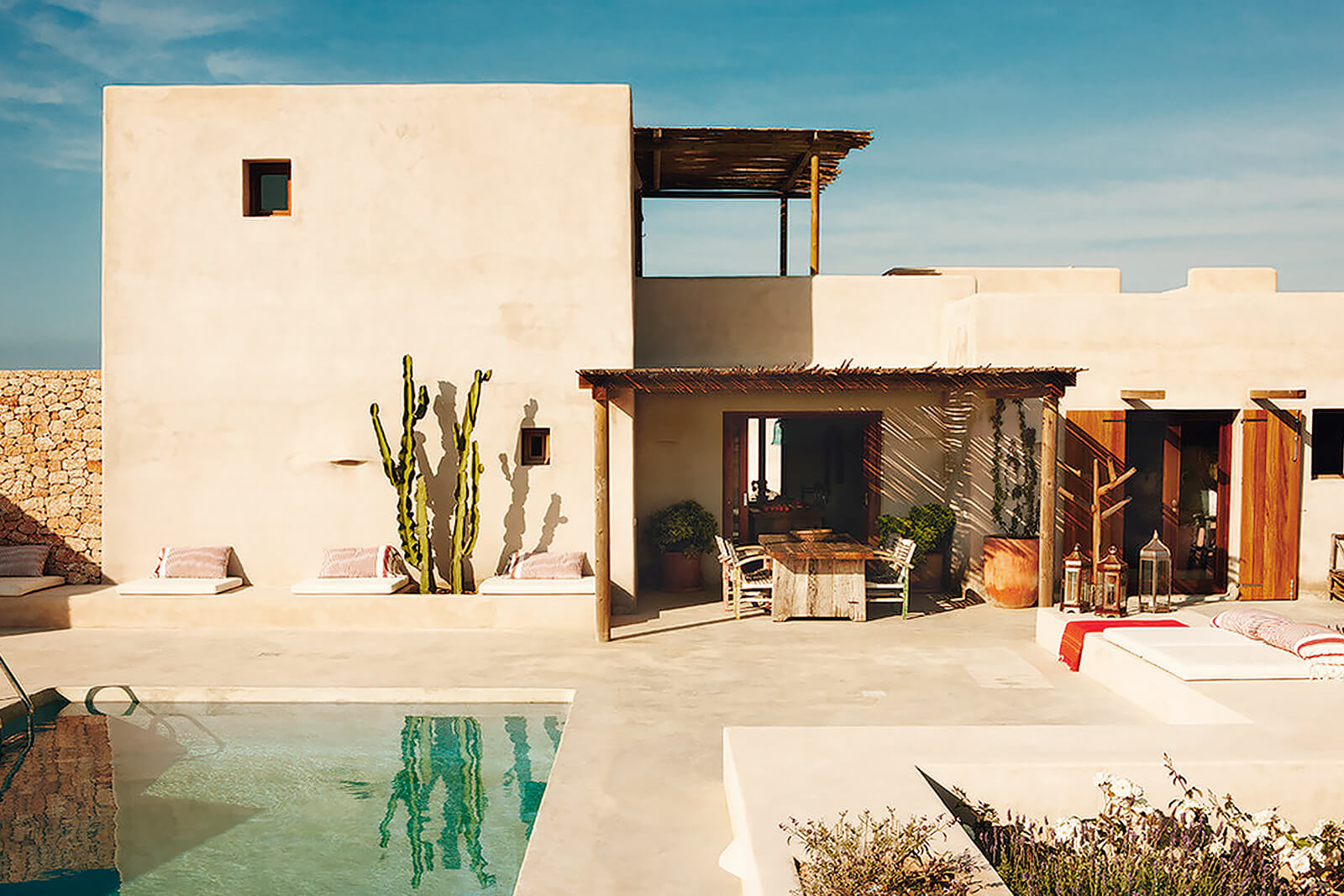 Une maison de rêve cubique et ethnique à Formentera