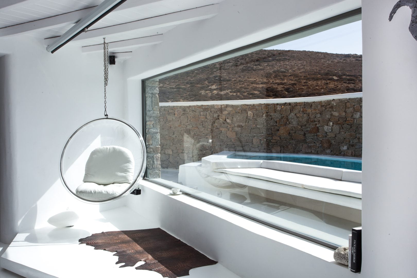 salon minimaliste maison avec piscine Mykonos