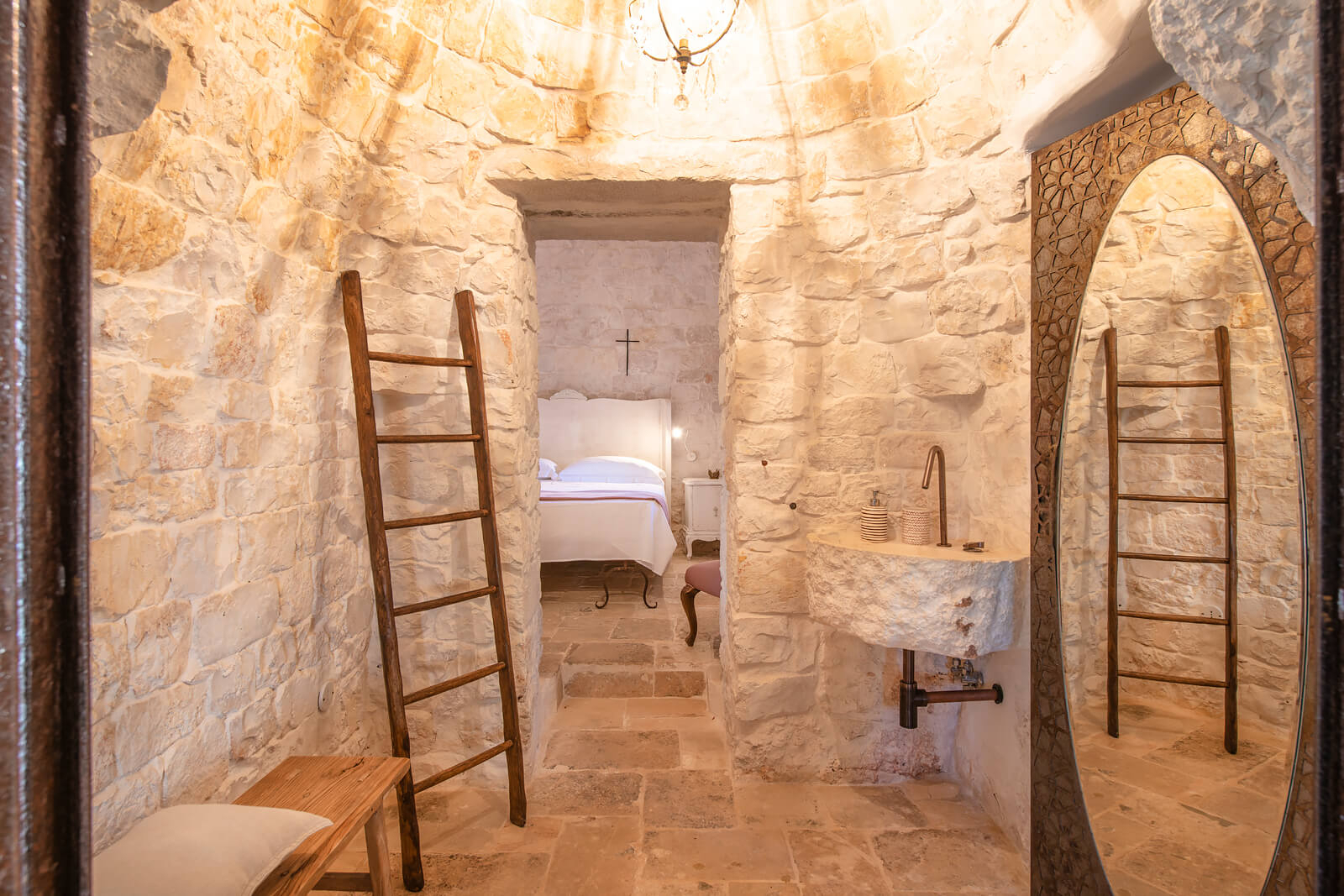 salle de bain en pierres trullo Tenuta Morgana