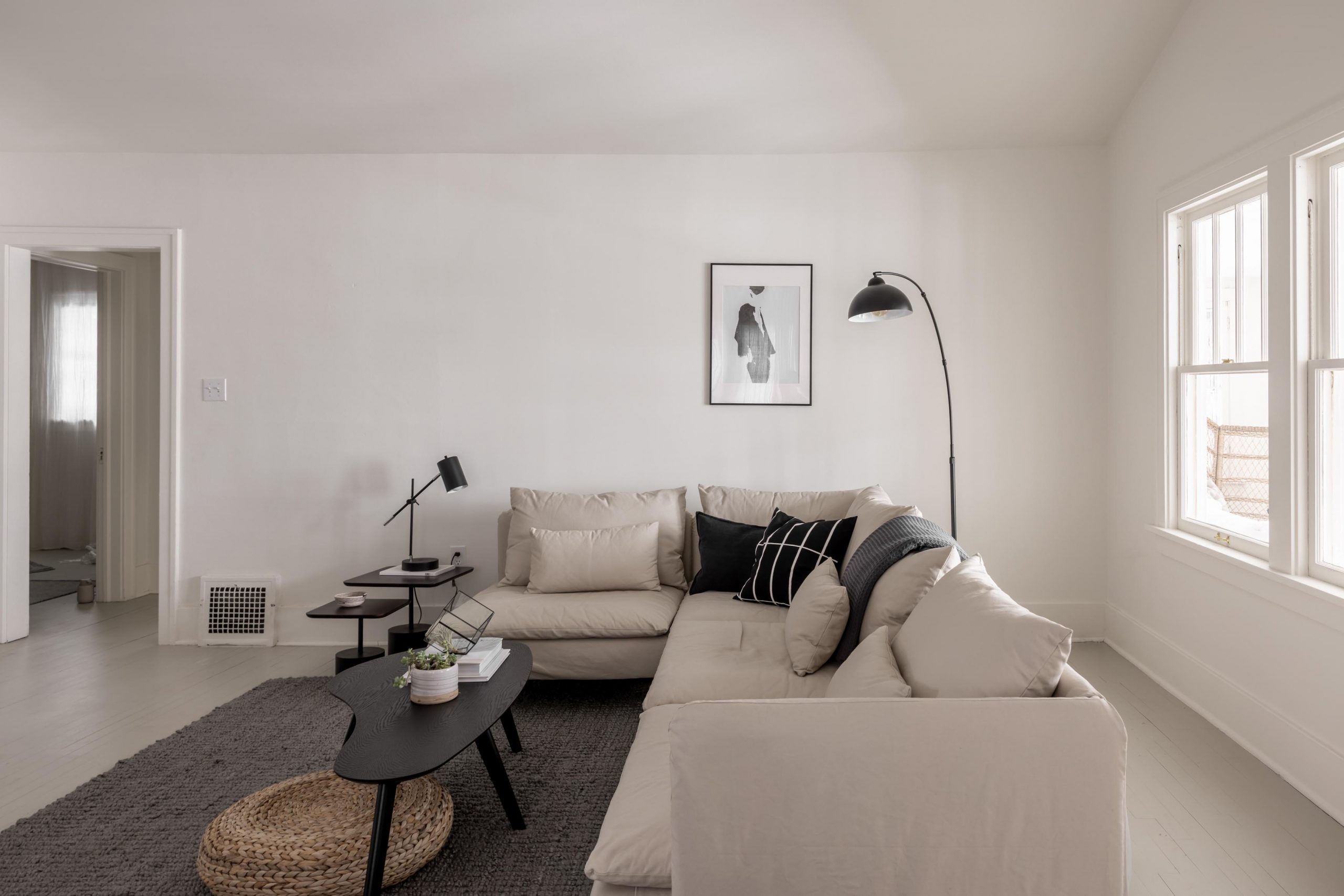 salon minimaliste décoration blanche