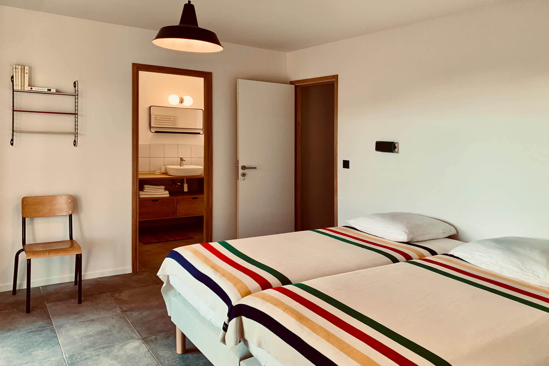 twin bedroom