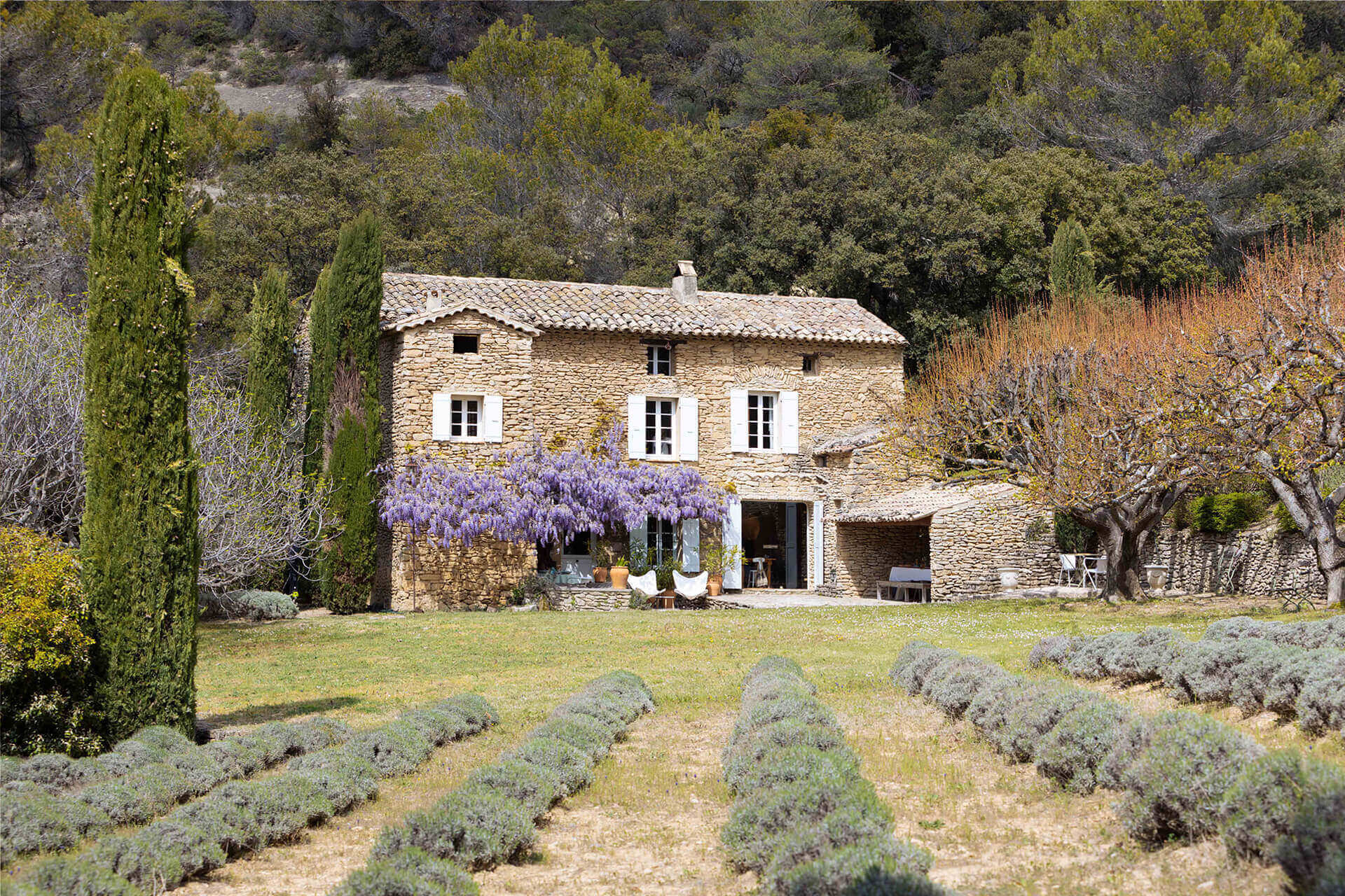 Une authentique maison provençale en pierres près du Mont Ventoux