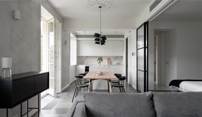 Un appartement gris et design de 65m2 et sa chambre vitrée